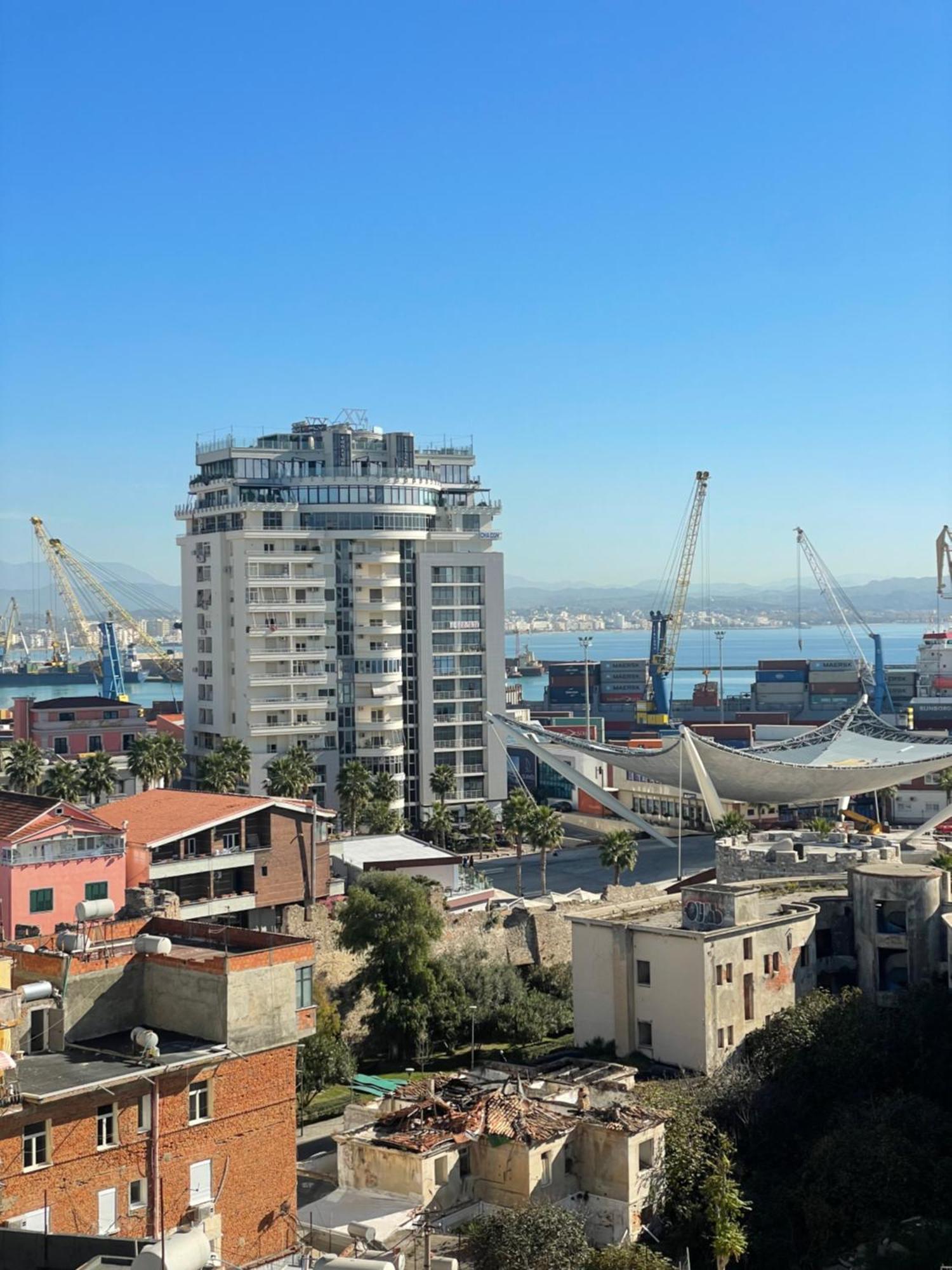 Vollga Square * Durrës